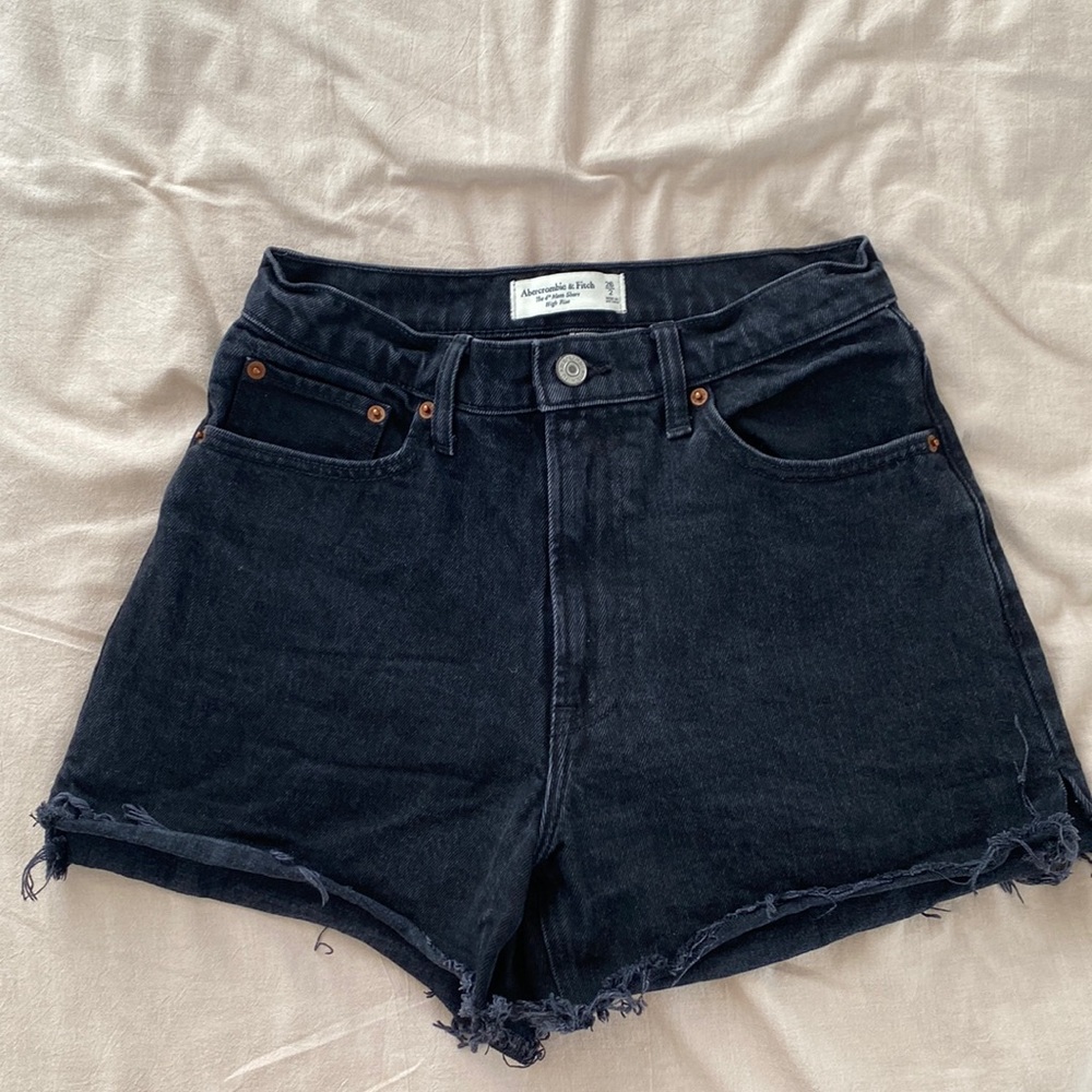 Abercrombie & Fitch - The 4” Mom Short - Curve Love High Rise